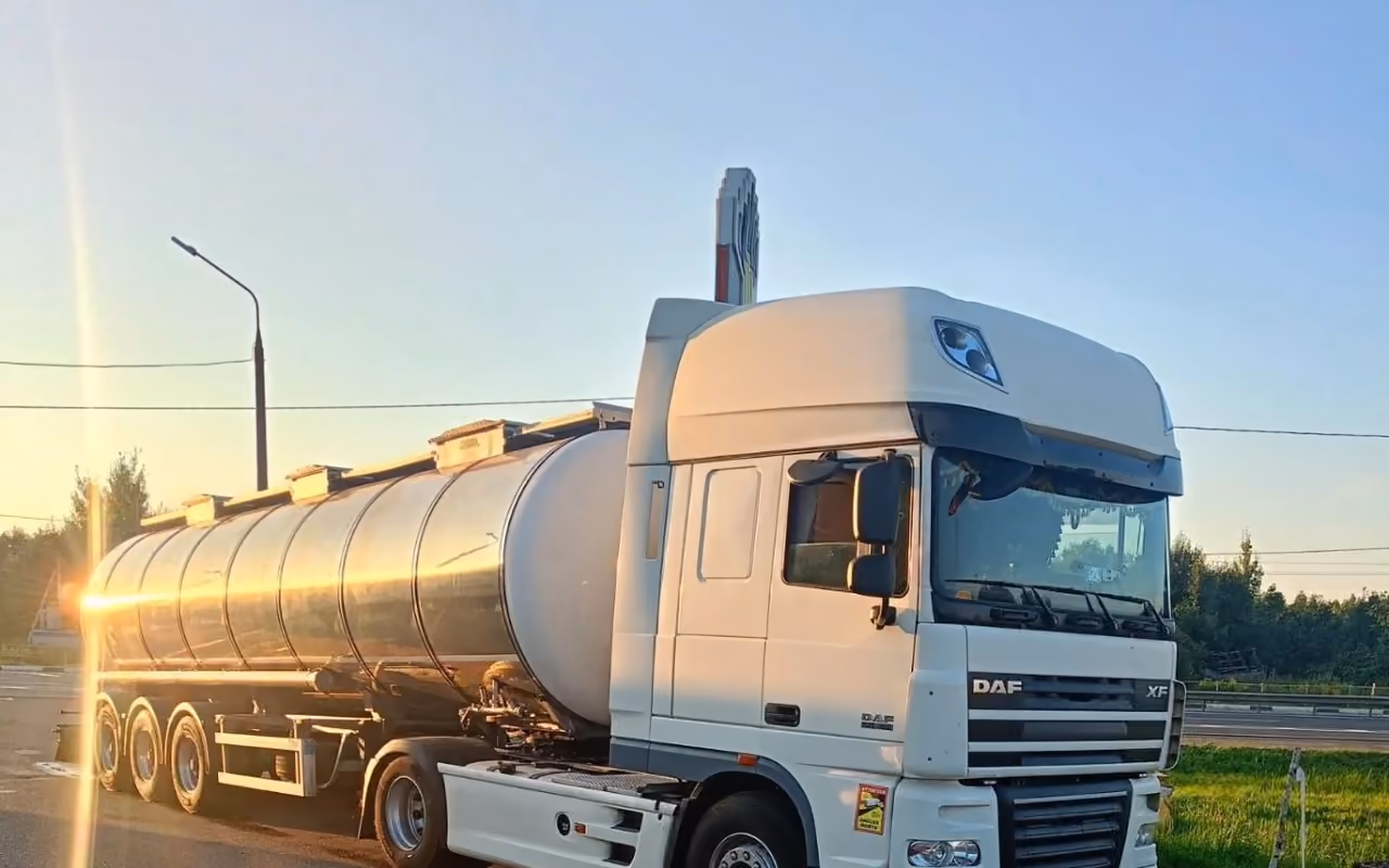Химическая автоцистерна KDM Cargo